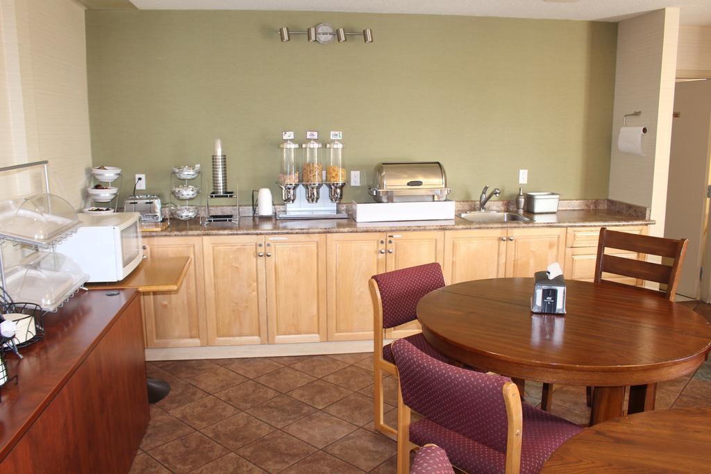 Canadas Best Value Inn Langley/Vancouver Екстер'єр фото